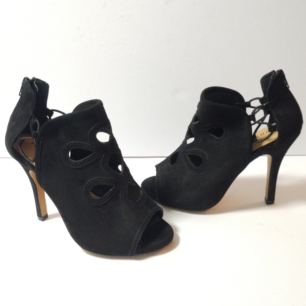 Torrid Scalloped Cutout Covered Heels Black 6.5W
